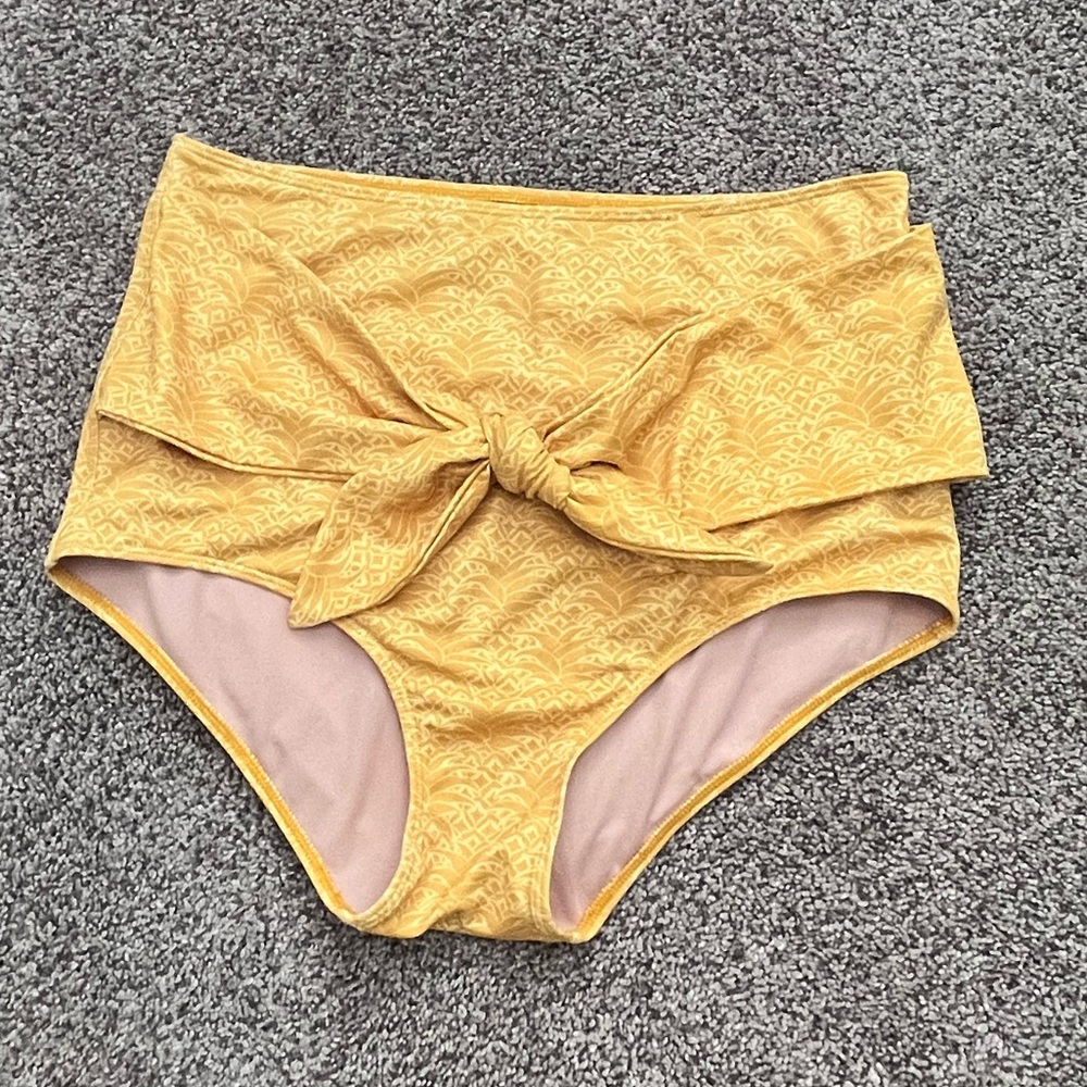 Kortni Jeane tie bottoms